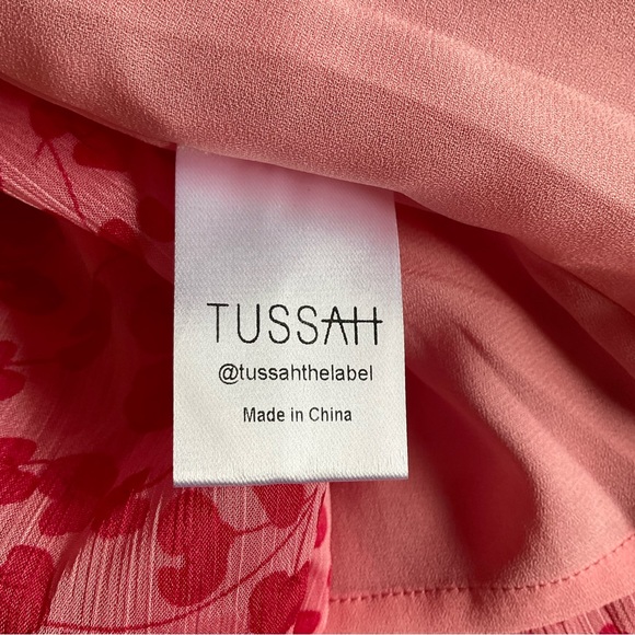 TUSSAH Brianca Mini Dress ‘Pink Roses’ AU 18 $50 💖 - Picture 12 of 15